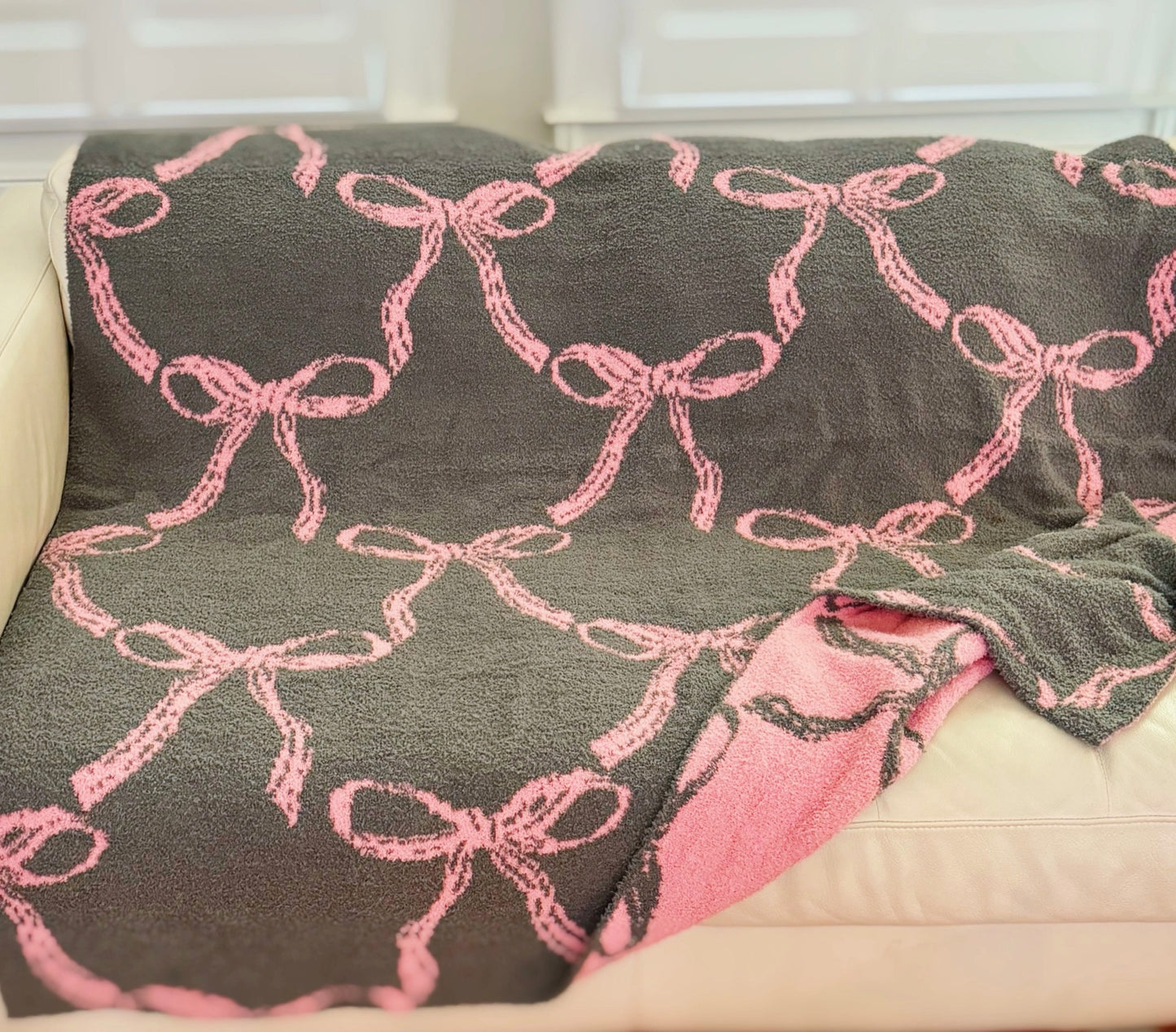 PRE ORDER: Bow Coquette Cozy Blanket